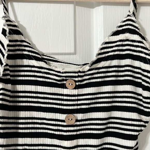 Black and white tank top - Picture 2 of 3